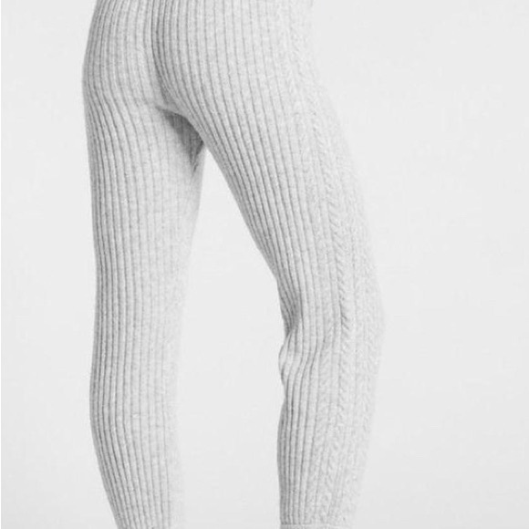 Express Ladies Gray Super High Waisted Cable Knit Jogger Pants NWT Size XL - Picture 3 of 5